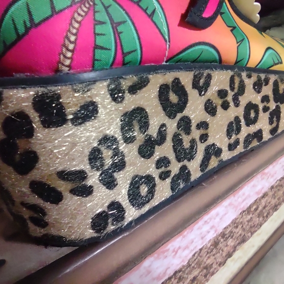 BNIB size 5 Chocolaticas Tiki platform - Picture 9 of 11